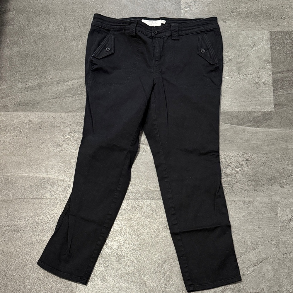 Torrid Black Ankle Stretch Pant. Like new.